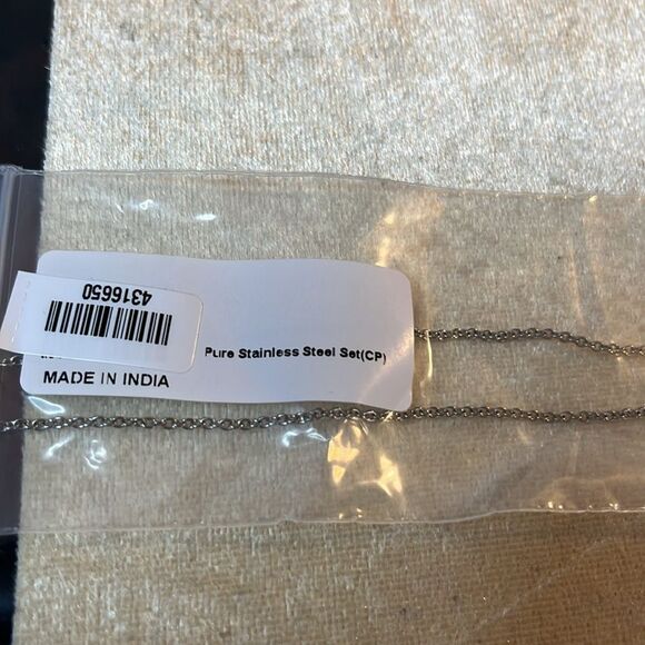 Mojave blue turquoise pendant necklace 20” in stainless steel, magnetic closure - Picture 5 of 6